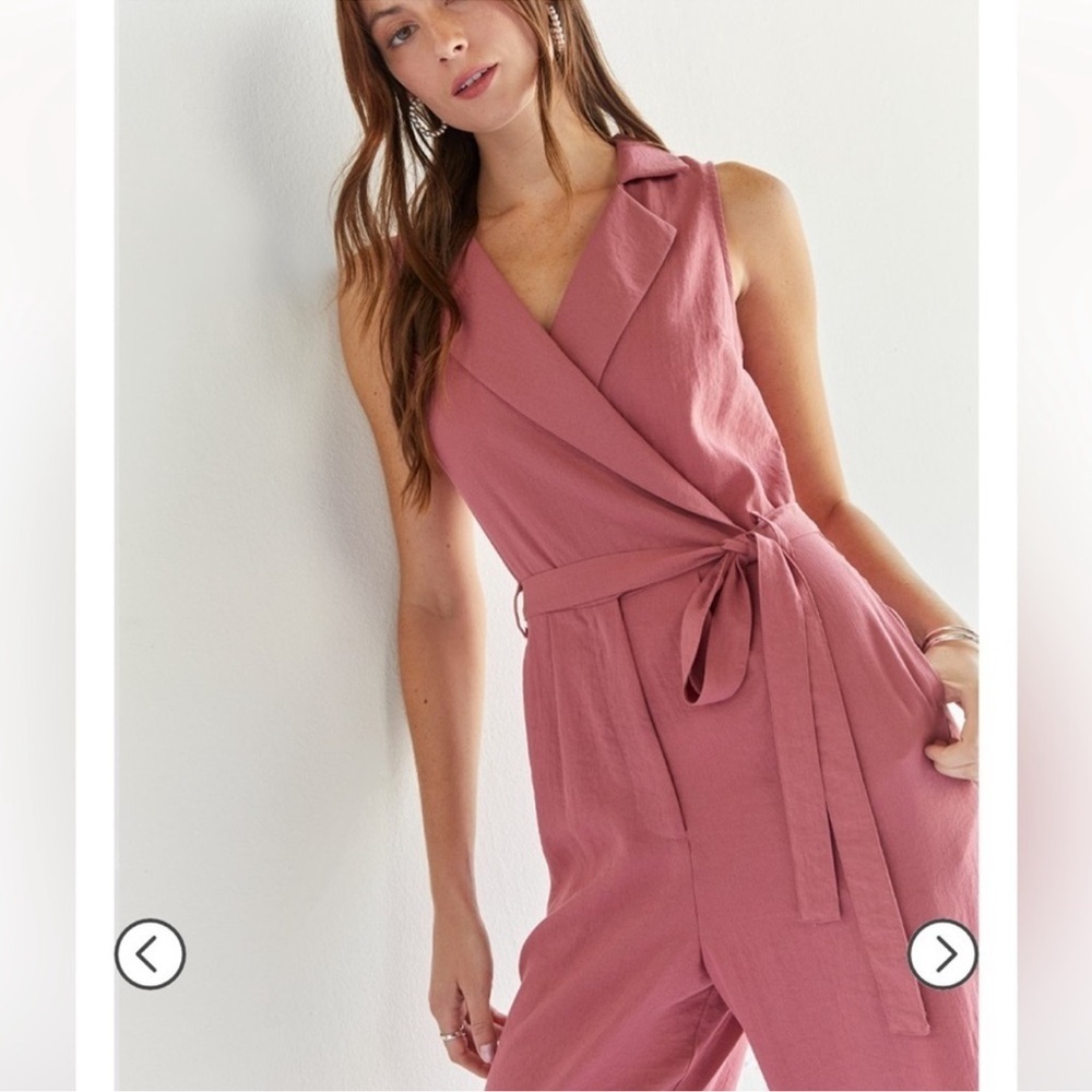NWT Francesca’s Sleeveless Rust Jumpsuit
